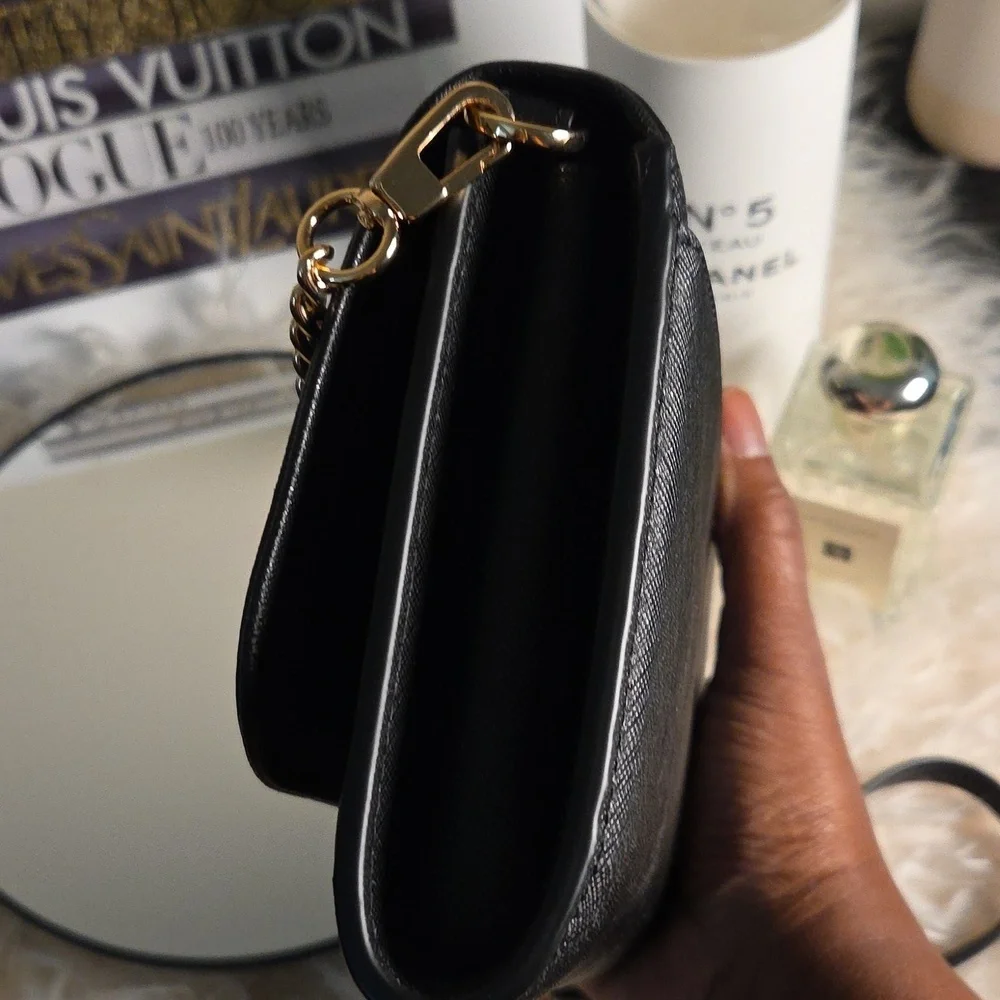 Tory Burch NWTs Emerson Chain Wallet